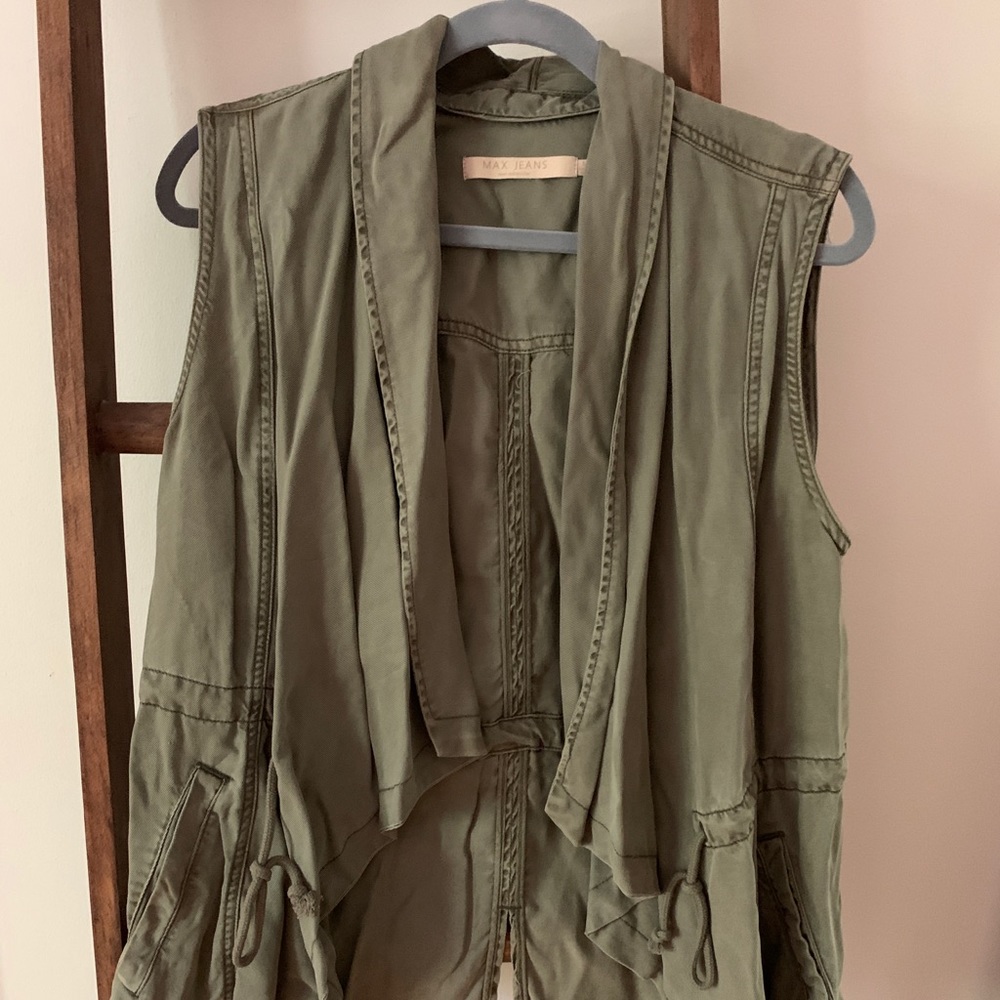 FLOWY UTILITY VEST